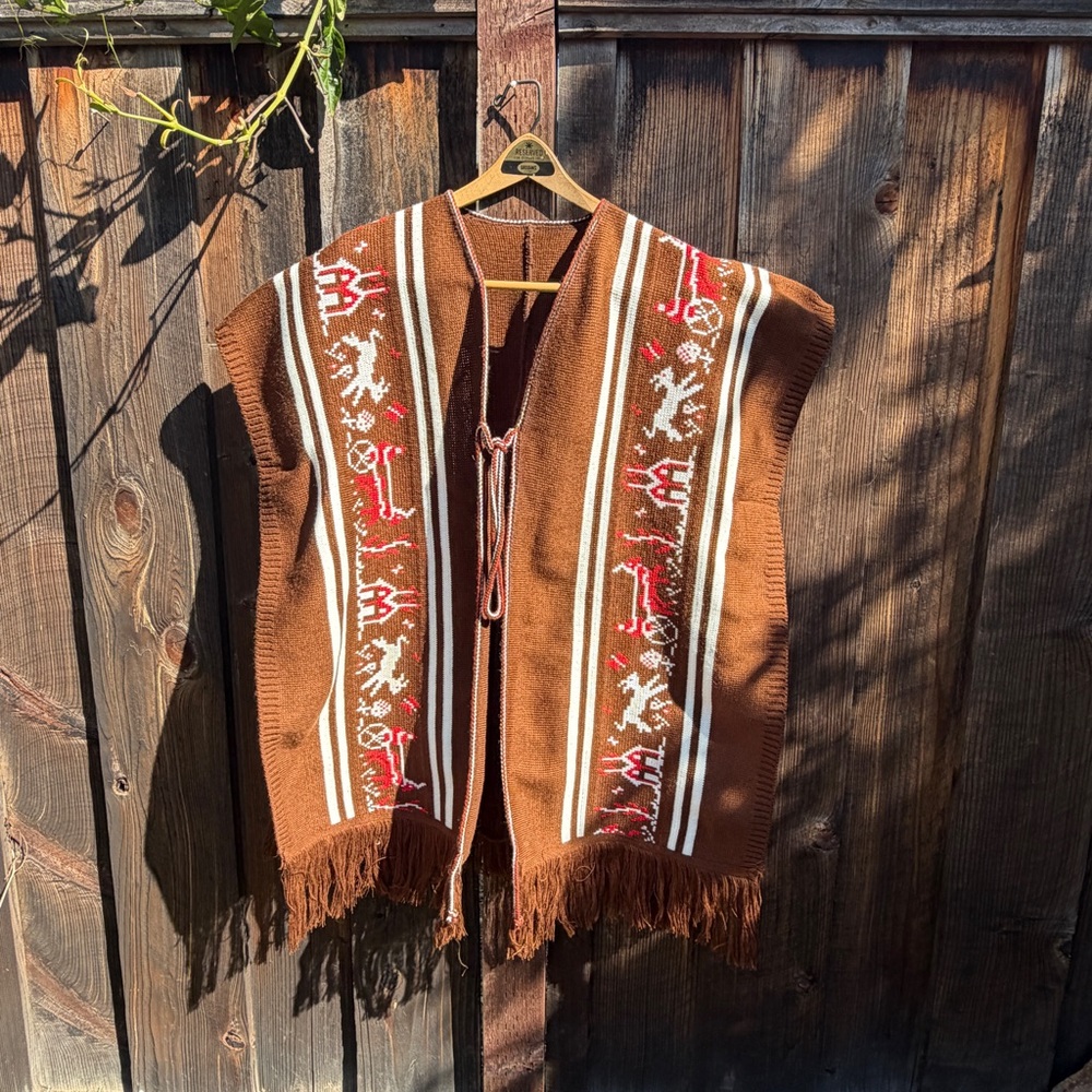 Vintage 70s Horse Buggy Print Brown Poncho Sweater